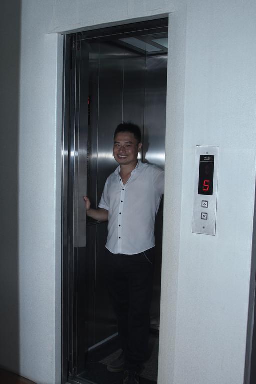 Hoang Cuong Hotel Hanoi Exterior foto